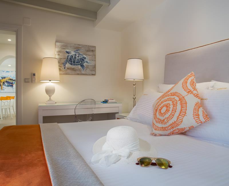 PREMIUM RESIDENCE ME ΘΕΑ ΣΤΗ ΘΑΛΑΣΣΑ & ΙΔΙΩΤΙΚΟ ΚΗΠΟ